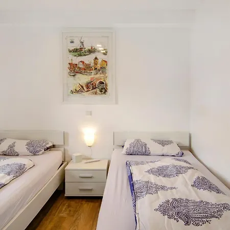 Maren-marie Apartment *